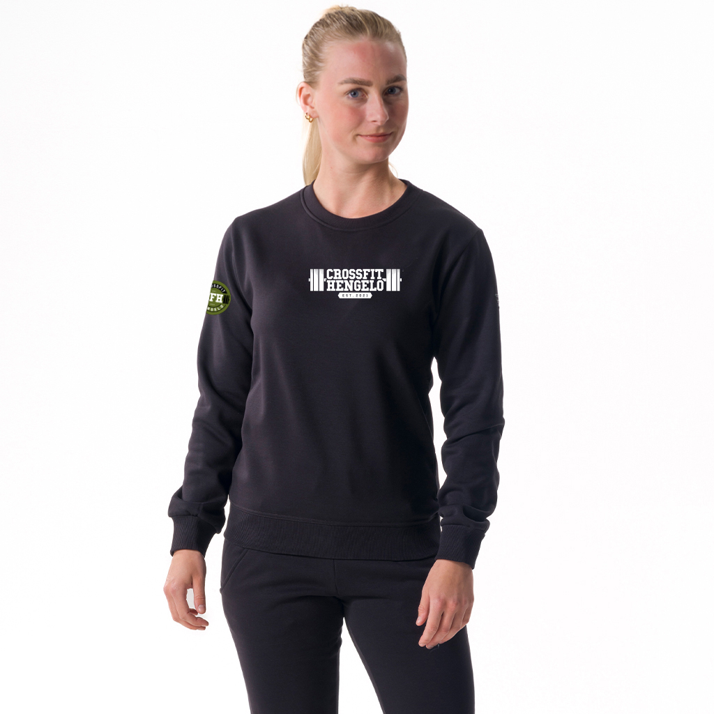 laura_black_front