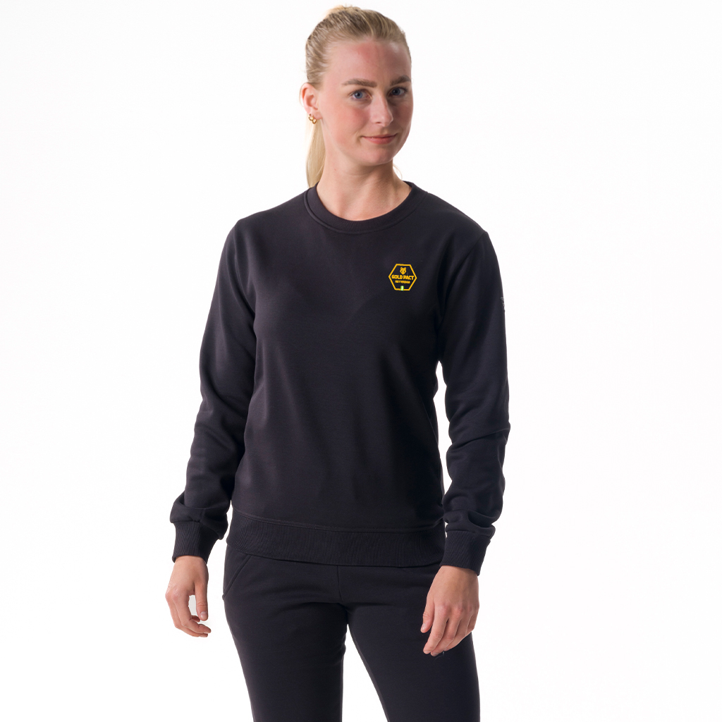 laura_black_front