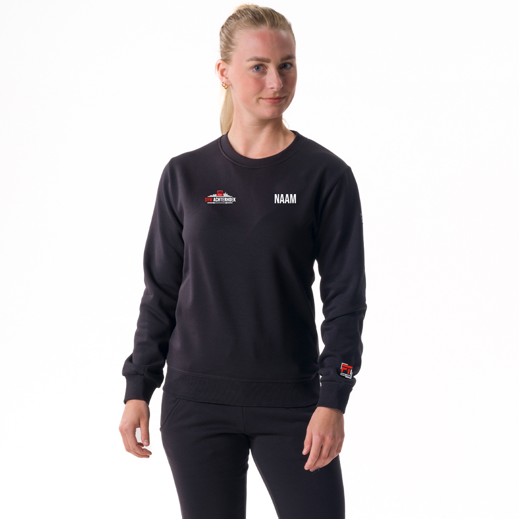 laura_black_front coach