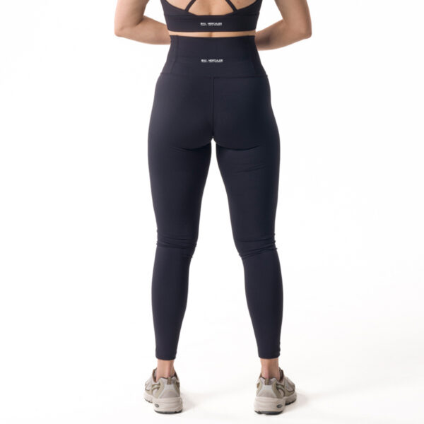 sanne_black_back-SKV